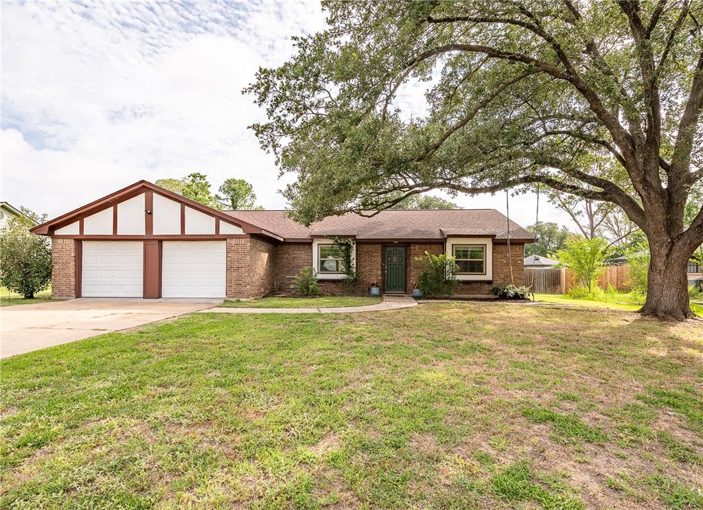 1803 Southwood Drive, College Station, TX 77840