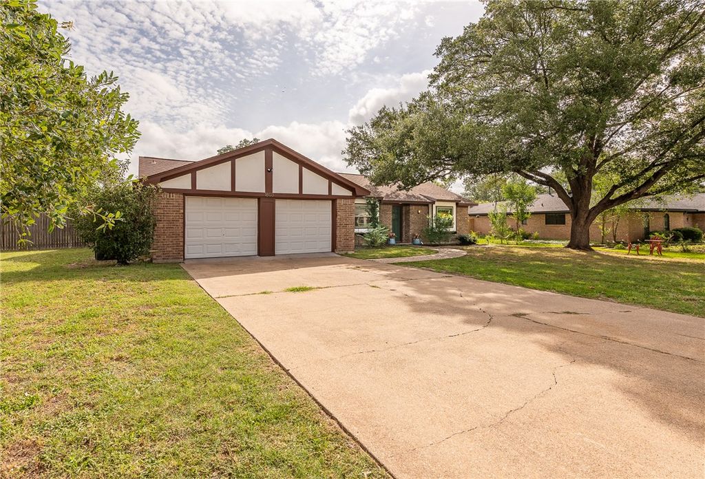 1803 Southwood Drive, College Station, TX 77840 — photo 2