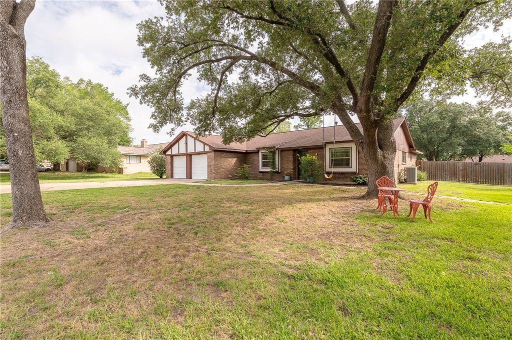 1803 Southwood Drive, College Station, TX 77840 — photo 3