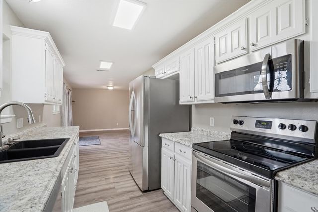 120 NW Suzanne Terrace, Burleson, TX 76028