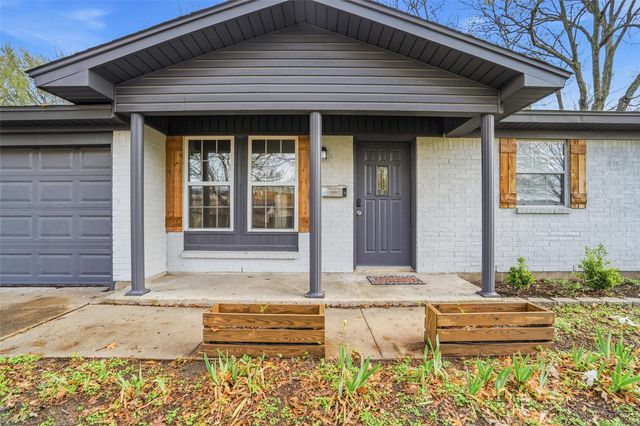 120 NW Suzanne Terrace, Burleson, TX 76028