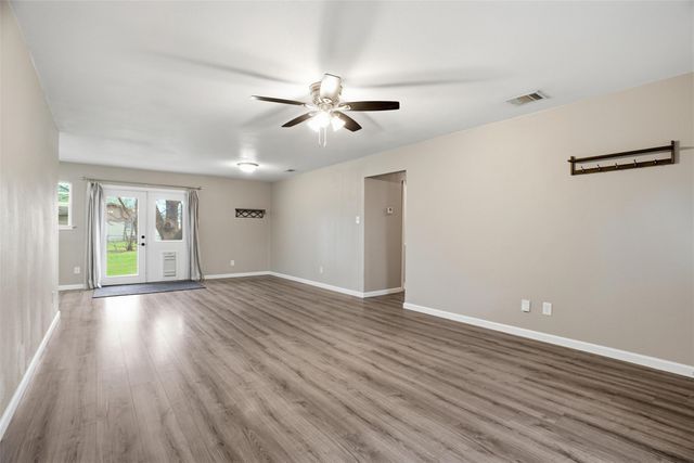 120 NW Suzanne Terrace, Burleson, TX 76028