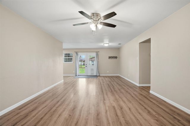 120 NW Suzanne Terrace, Burleson, TX 76028