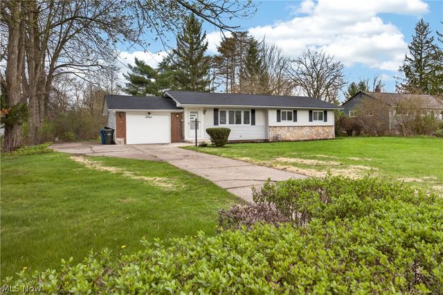 6580 Barton Road, North Olmsted, OH 44070