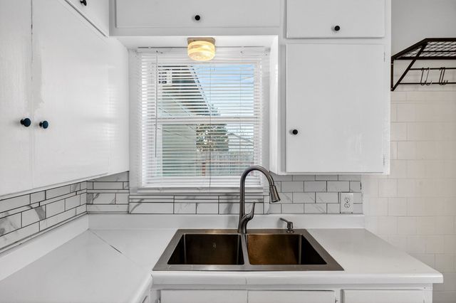 2011 W 16th St, Odessa, TX 79763