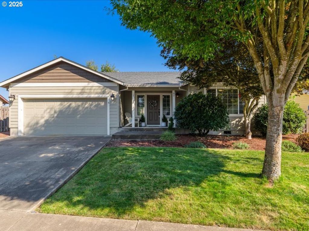 334 S AIRPARK Way, Newberg, OR 97132