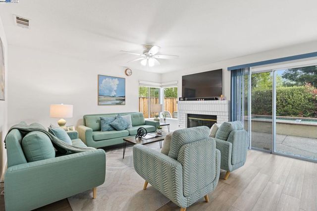 66 Edgegate Ct, Danville, CA 94506