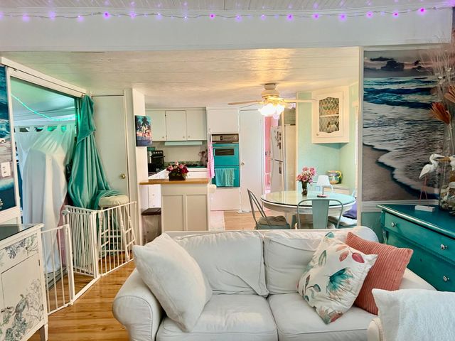 305 NW 50th Court, Pompano Beach, FL 33064