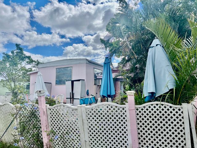 305 NW 50th Court, Pompano Beach, FL 33064