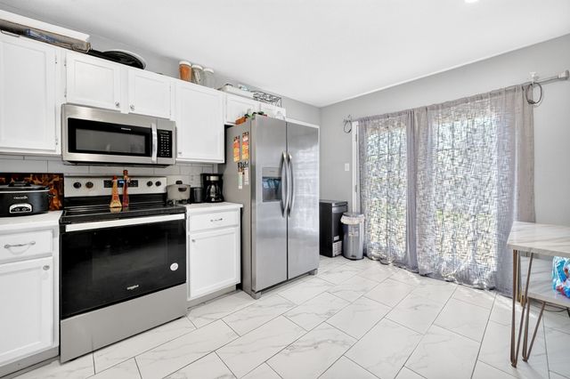 1604 Wickford Drive, Arlington, TX 76018