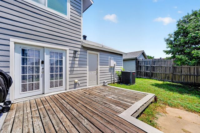 1604 Wickford Drive, Arlington, TX 76018