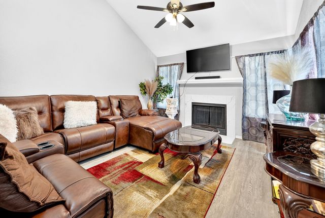 1604 Wickford Drive, Arlington, TX 76018
