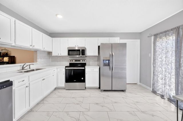 1604 Wickford Drive, Arlington, TX 76018