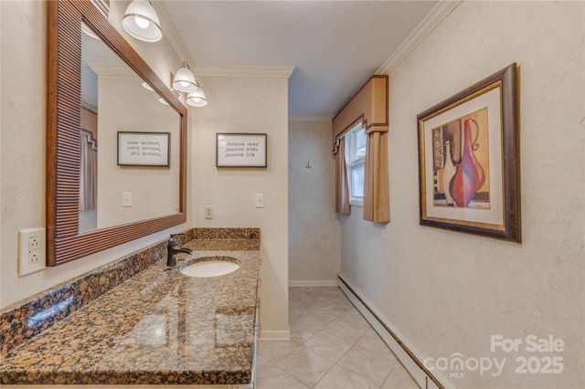 111 Kinwood Street, Morganton, NC 28655