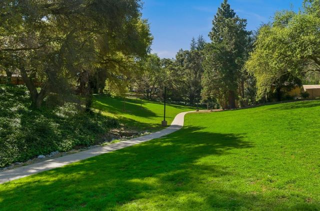 600 Pennsylvania Avenue 14, Los Gatos, CA 95030