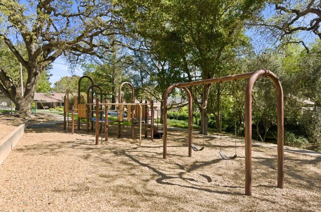 600 Pennsylvania Avenue 14, Los Gatos, CA 95030