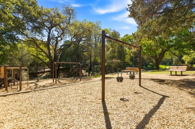 600 Pennsylvania Avenue 14, Los Gatos, CA 95030