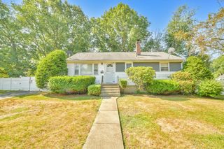 26 Kight Crescent St, Randolph, MA 02368