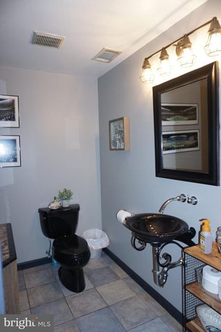 202 CORAL REEF DR, Newark, DE 19713