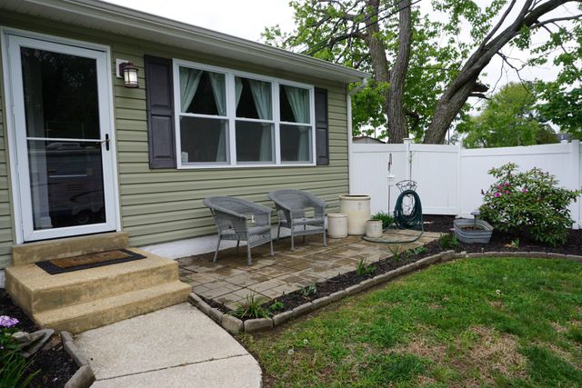 202 CORAL REEF DR, Newark, DE 19713