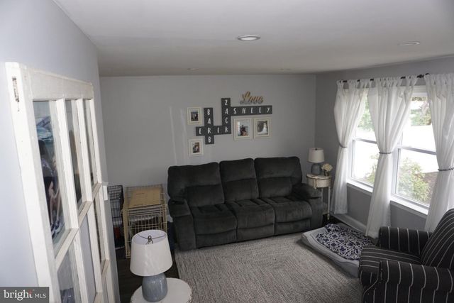 202 CORAL REEF DR, Newark, DE 19713