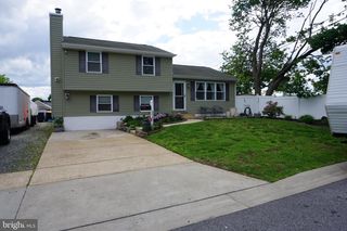 202 CORAL REEF DR, Newark, DE 19713