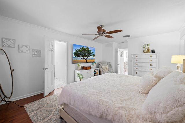 1040 CRYSTAL LAKE Drive 4, Deerfield Beach, FL 33064