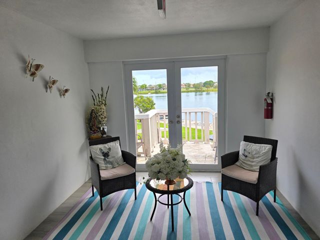 1040 CRYSTAL LAKE Drive 4, Deerfield Beach, FL 33064