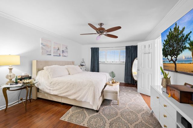 1040 CRYSTAL LAKE Drive 4, Deerfield Beach, FL 33064