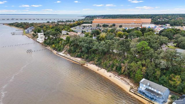 8600 Scenic Hwy, Pensacola, FL 32514