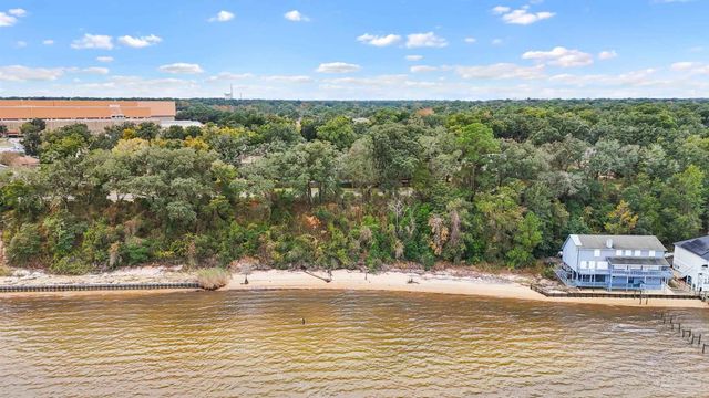 8600 Scenic Hwy, Pensacola, FL 32514