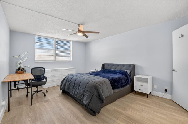 5700 NW 2nd Avenue Apt 711, Boca Raton, FL 33487