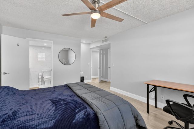 5700 NW 2nd Avenue Apt 711, Boca Raton, FL 33487