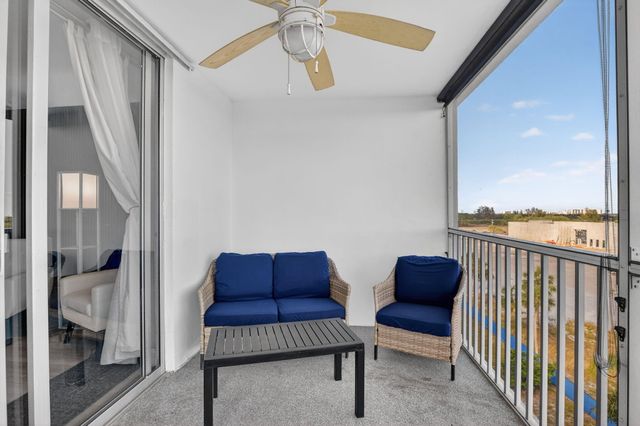 5700 NW 2nd Avenue Apt 711, Boca Raton, FL 33487