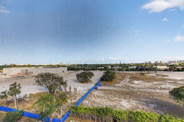 5700 NW 2nd Avenue Apt 711, Boca Raton, FL 33487