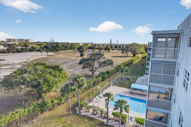 5700 NW 2nd Avenue Apt 711, Boca Raton, FL 33487