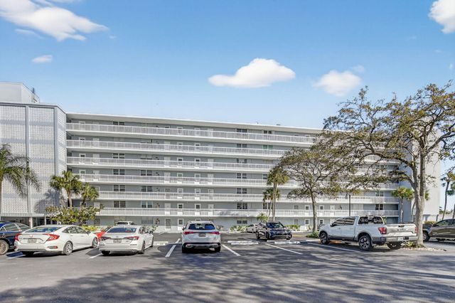 5700 NW 2nd Avenue Apt 711, Boca Raton, FL 33487