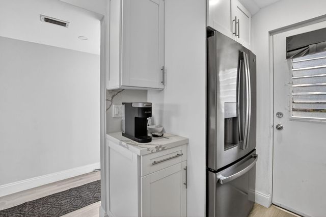 5700 NW 2nd Avenue Apt 711, Boca Raton, FL 33487