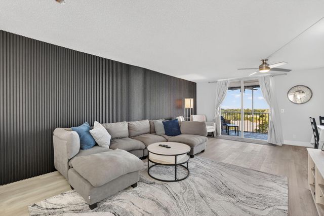 5700 NW 2nd Avenue Apt 711, Boca Raton, FL 33487