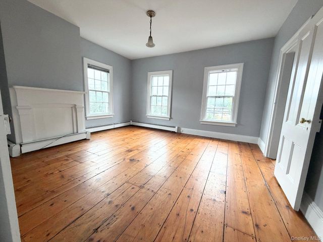36 South Street 36, Warwick, NY 10990