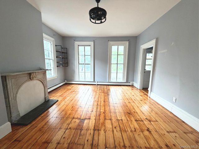 36 South Street 36, Warwick, NY 10990