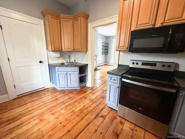 36 South Street 36, Warwick, NY 10990