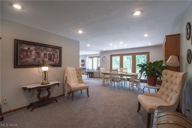 6476 Harbor Drive NW, Canton, OH 44718