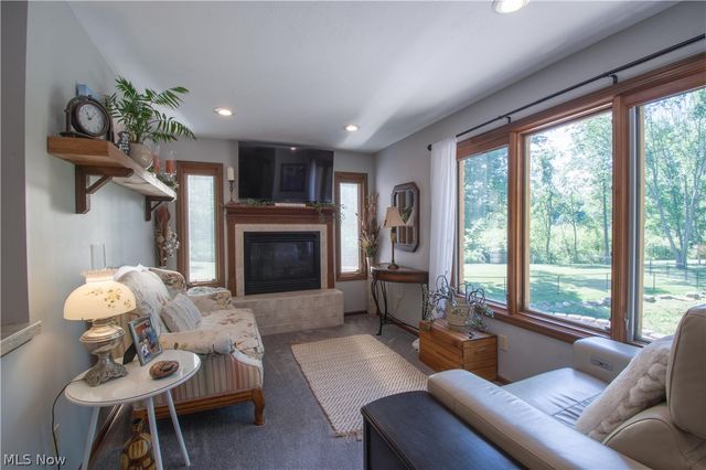 6476 Harbor Drive NW, Canton, OH 44718