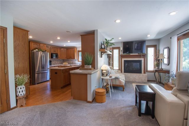 6476 Harbor Drive NW, Canton, OH 44718