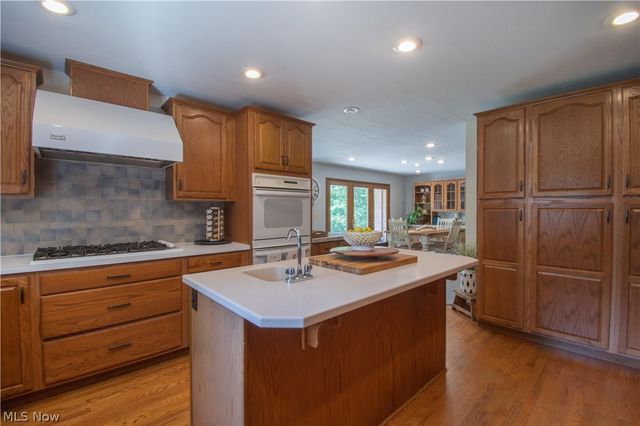6476 Harbor Drive NW, Canton, OH 44718