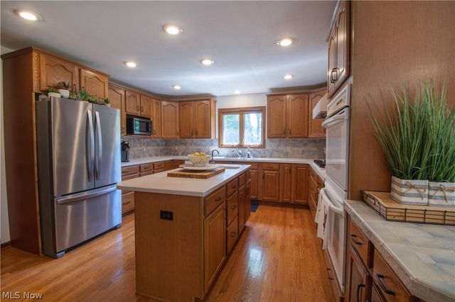 6476 Harbor Drive NW, Canton, OH 44718