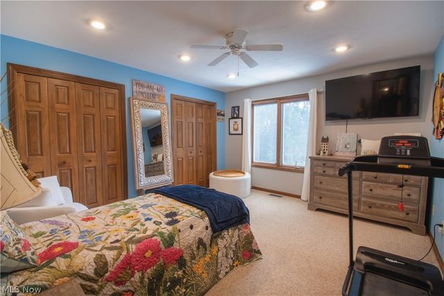 6476 Harbor Drive NW, Canton, OH 44718