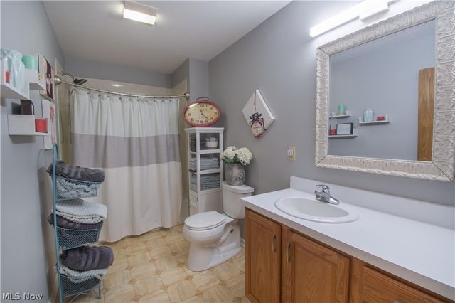 6476 Harbor Drive NW, Canton, OH 44718