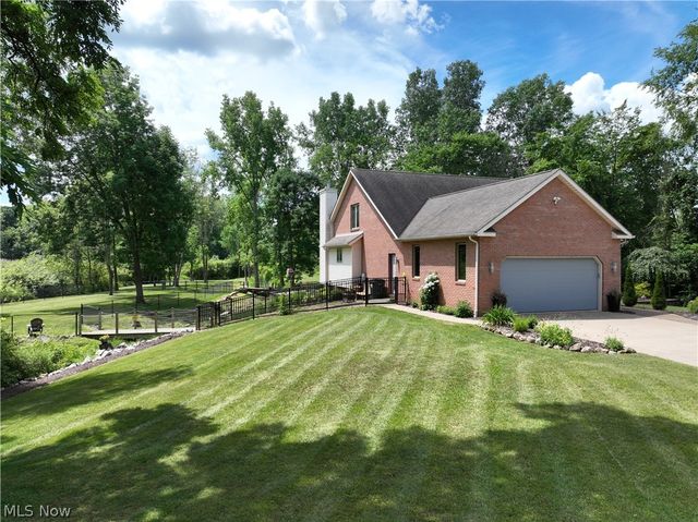 6476 Harbor Drive NW, Canton, OH 44718